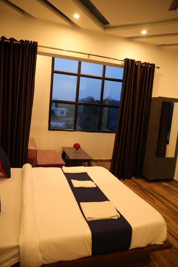 Winter Mountain Resort Pushkar Exterior photo