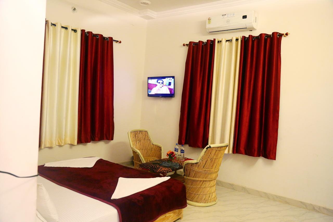 Winter Mountain Resort Pushkar Exterior photo
